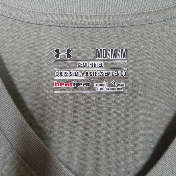 Under Armour Heat Gear Semi Fitted Gray S/S V-neck T-shirt Women’s - Picture 4 of 8
